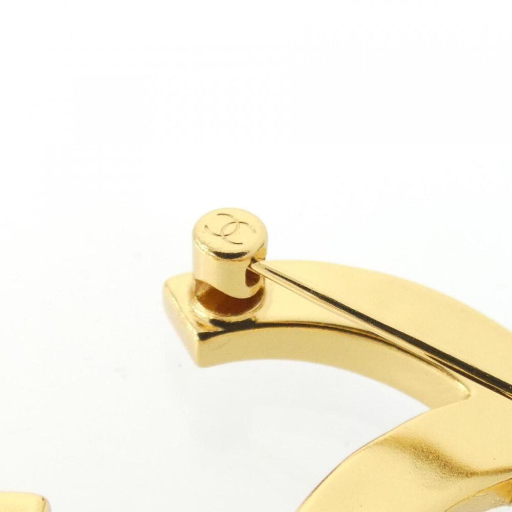 CHANEL Authentic White Brooch - Picture 3 of 3
